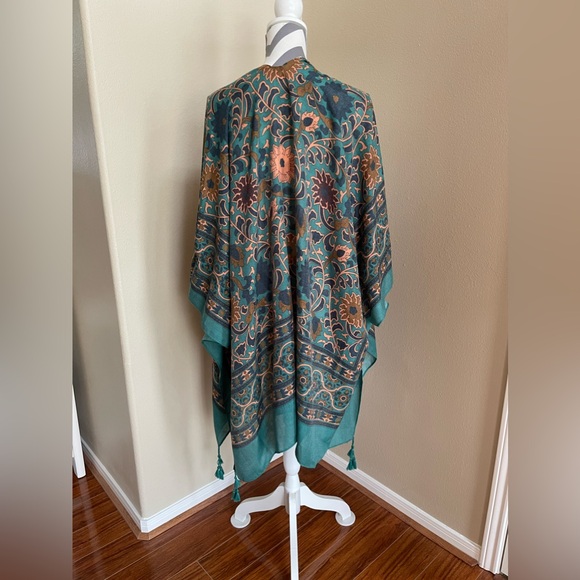 Green Floral Wrap - Kimono - Picture 2 of 7
